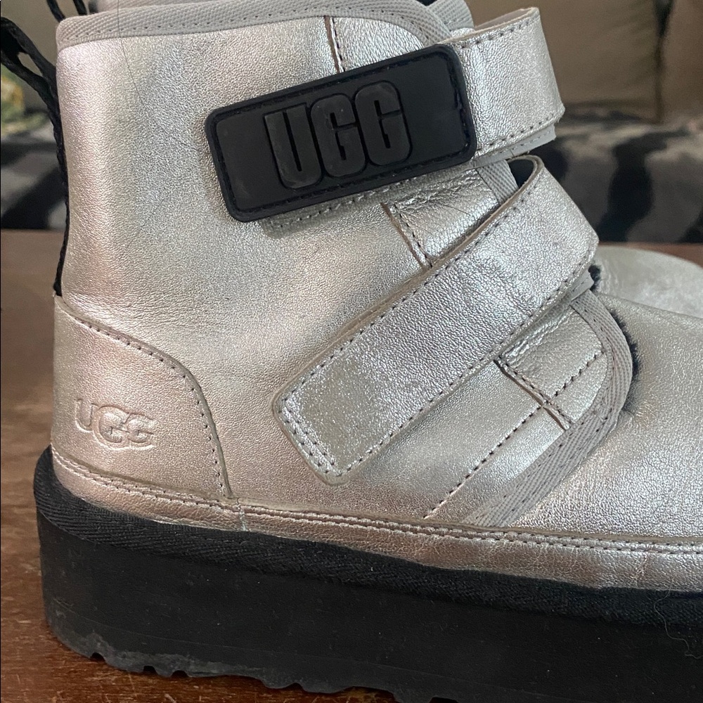 UGG BOOTIES - image 5